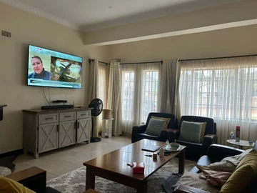 3 Bedroom Flat & Apartment