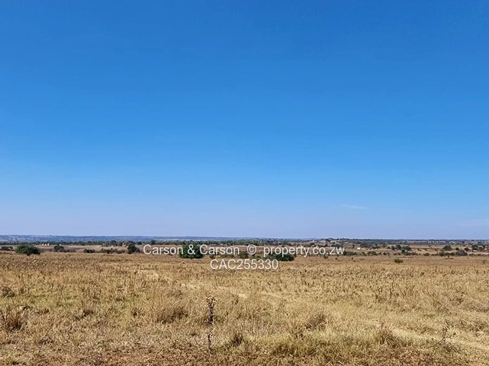 20ha Karoi Grazing Farm — Arable Soil & Gravel Access