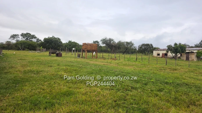Farm for Sale – Fort Rixon
