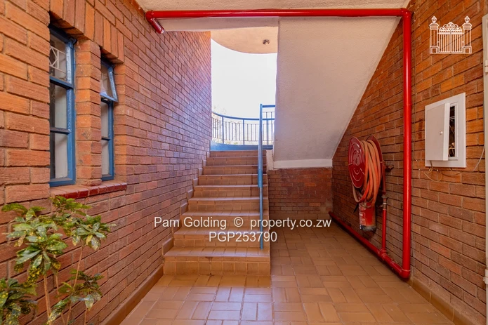 A Lovely 2 Bed Apartment In Marlborough Heights (Sole Mandate)