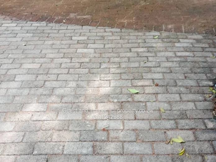 Beautiful Dual-Residence Property on 1,400sqm