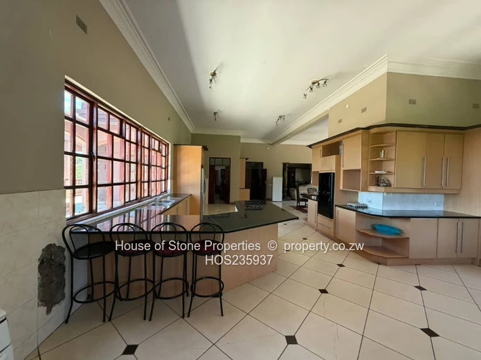 Hogerty Hill: Grand 8-Bed Mansion with Pool