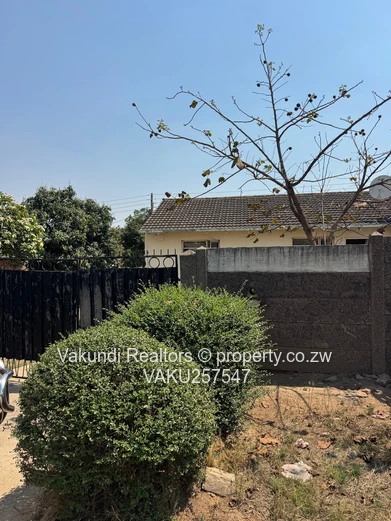 3-Bed Fixer Upper Home with Driveway & Garden in Houghton Park