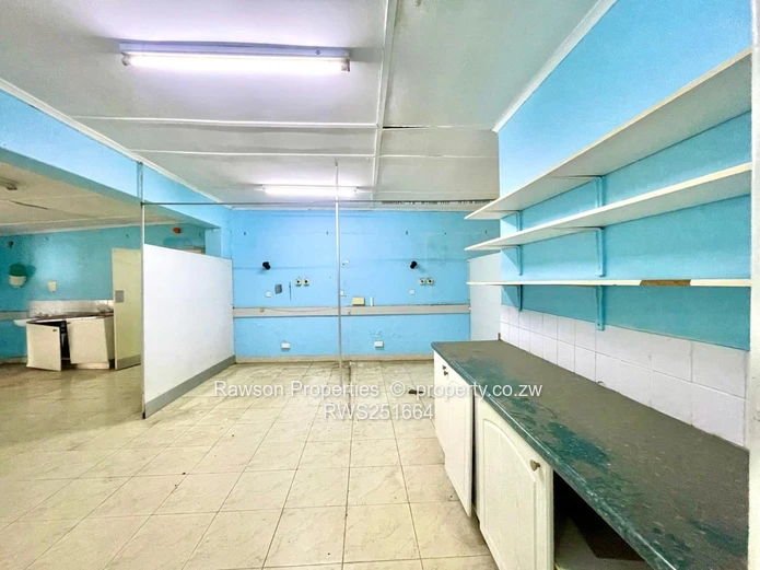 Marlborough: 4-Bed on 7,318 m² — Redevelopment Opportunity