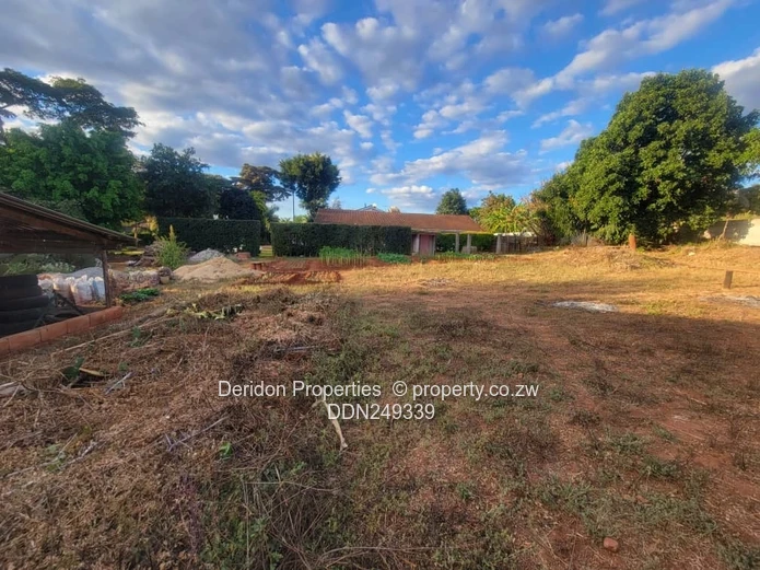 2100 m² Quinnington Stand, Harare North — With Garage