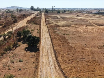 Commercial & Industrial Land