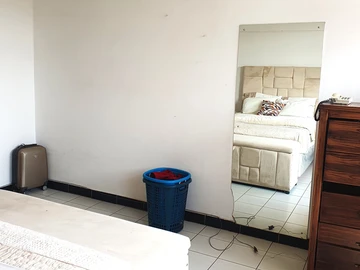 2 Bedroom Flat & Apartment