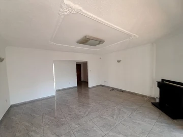 4 Bedroom Flat & Apartment