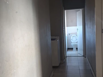 2 Bedroom Flat & Apartment