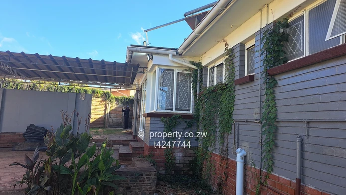 Hillside 3 bedroom house to rent as offices 