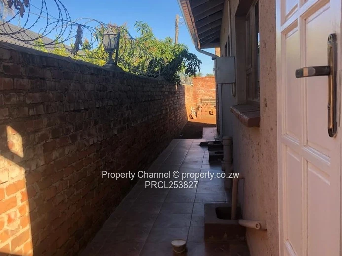 2-Bed Cottage for Rent -  Bluff Hill 