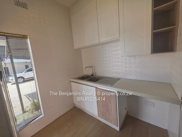 Four Bedroom Townhoiuse In Avondale