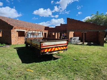 6 Bedroom House