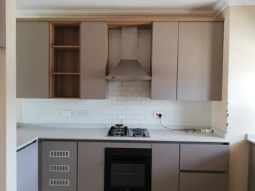 2 Bedroom Flat & Apartment