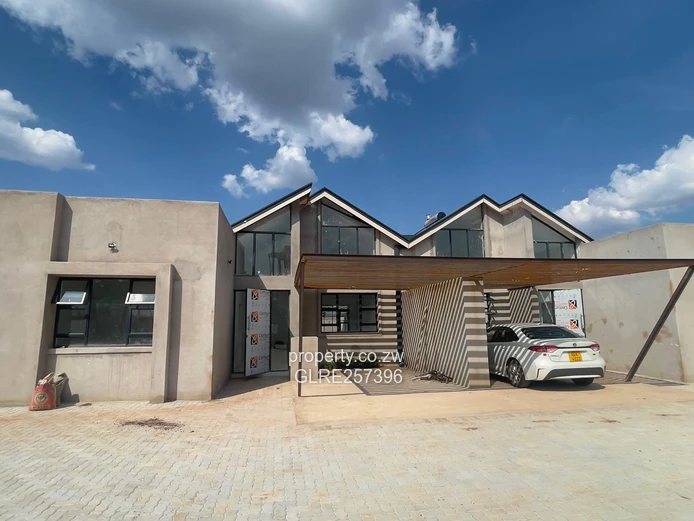 Spacious 3-Bed with Borehole, Carport & Modern Kitchen - Gletwin Park
