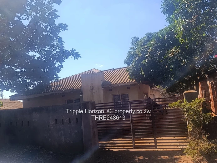 Kuwadzana phase 3, 4-Bed, 2-Bath House on Quiet Dirt Street — Borehole