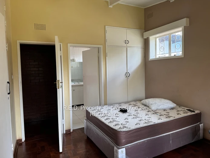 Spacious Family Home In Hillside!