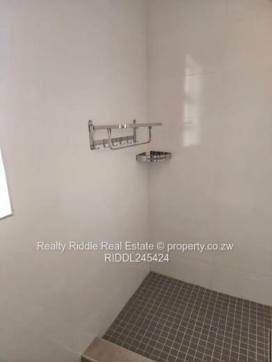 Emerald Hill: New 3-Bed Townhouse Complex w/ Borehole