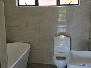 3 Bedroom Flat & Apartment