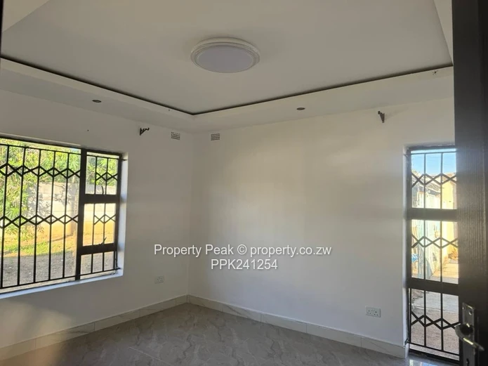 Newly Renovated 3-Bed Cottage in Queensdale