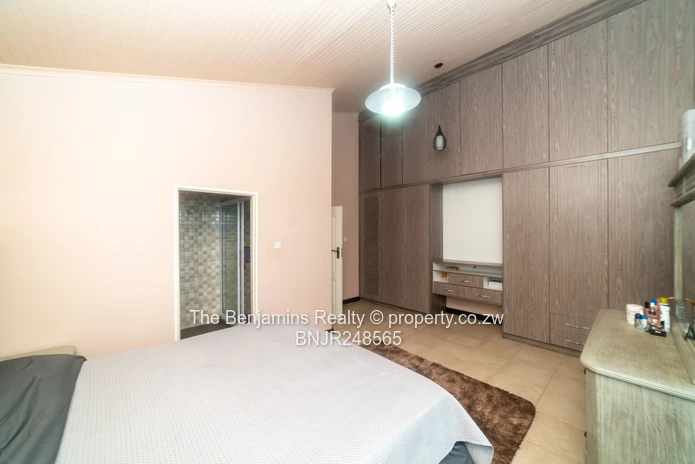 Spacious 3 Bedroom Apartment in Avondale