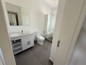 3 Bedroom Flat & Apartment