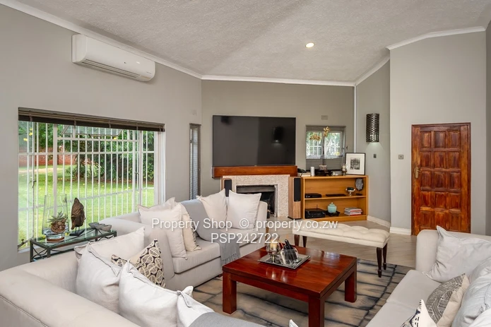 Modern 3 Bedroom Home in Exclusive 6 Unit Complex