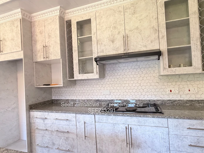 Exceptional 5-Bedroom Executive Home with Self-Contained Cottage – Old Windsor