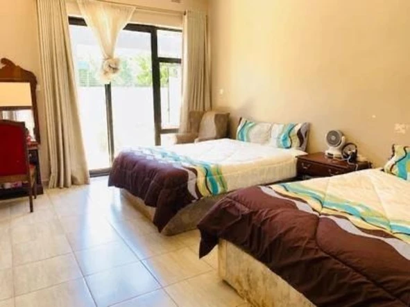 5 Bedroom House