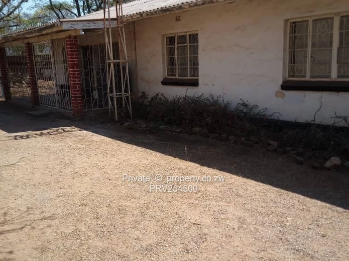 Redcliff Kwekwe House for sale (Sole Mandate)