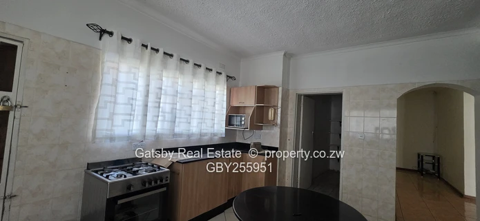 Seven bedroomed house to let