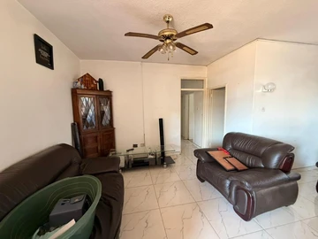 2 Bedroom Flat & Apartment