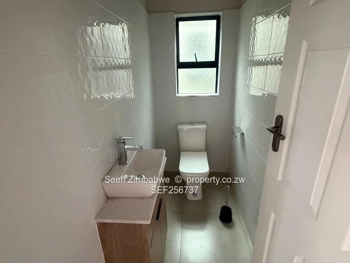 Spacious 3-Bed Face-Brick Home in Secure Hatfield Complex – $800/pm