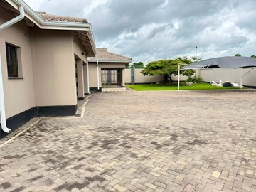 5 Bedroom House