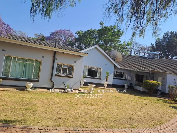 Newlands 5 - Bedroom house to let