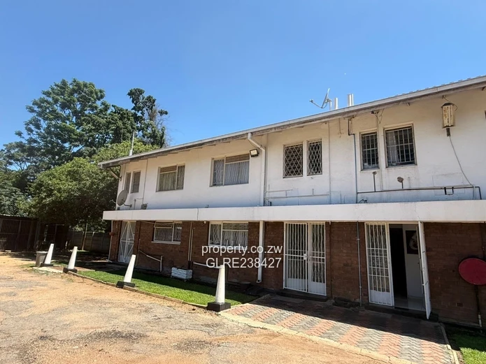 Spacious 2-bedroom flat in the heart of Avondale