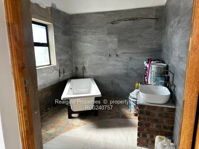 Three Bedroomed House Available In Hopelyn