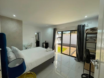 Hotel & Lodge