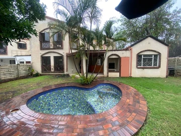 3 Bedroom Flat & Apartment