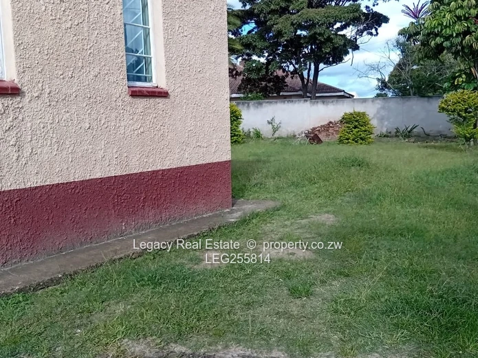 4-Bed Zimre Park House — Fitted Kitchen, Garden & Garage