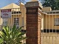 4 Bedroom Flat & Apartment