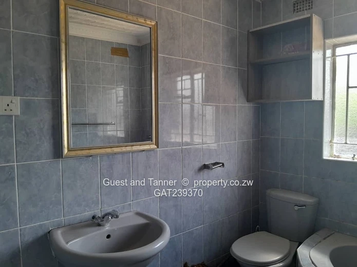 3BR Chadcombe House for Rent - Walled, Gated with Water Tank