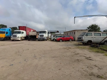 Commercial & Industrial Land