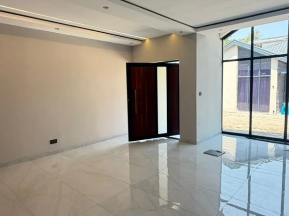 3 Bedroom Flat & Apartment