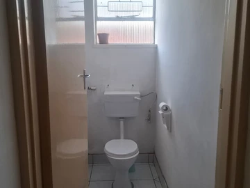 2 Bedroom Flat & Apartment