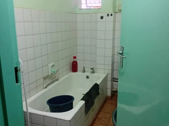 2 Bedroom Flat & Apartment