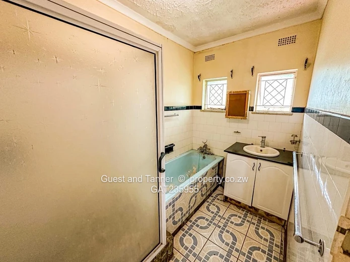 Commercial Property For Rent In Highlands  (Sole Mandate)