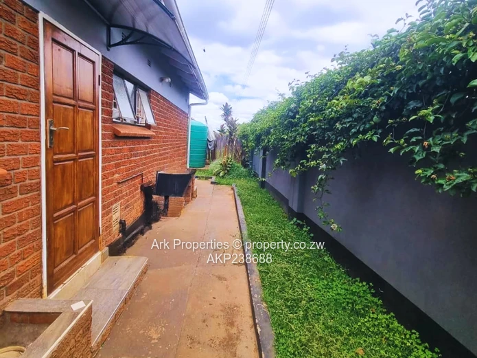 Luxury 5 Bedroomed House With Cottage For Sale In Belvedere West
