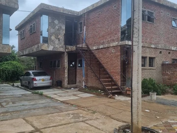 2 Bedroom Flat & Apartment