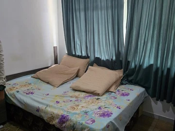 2 Bedroom Flat & Apartment